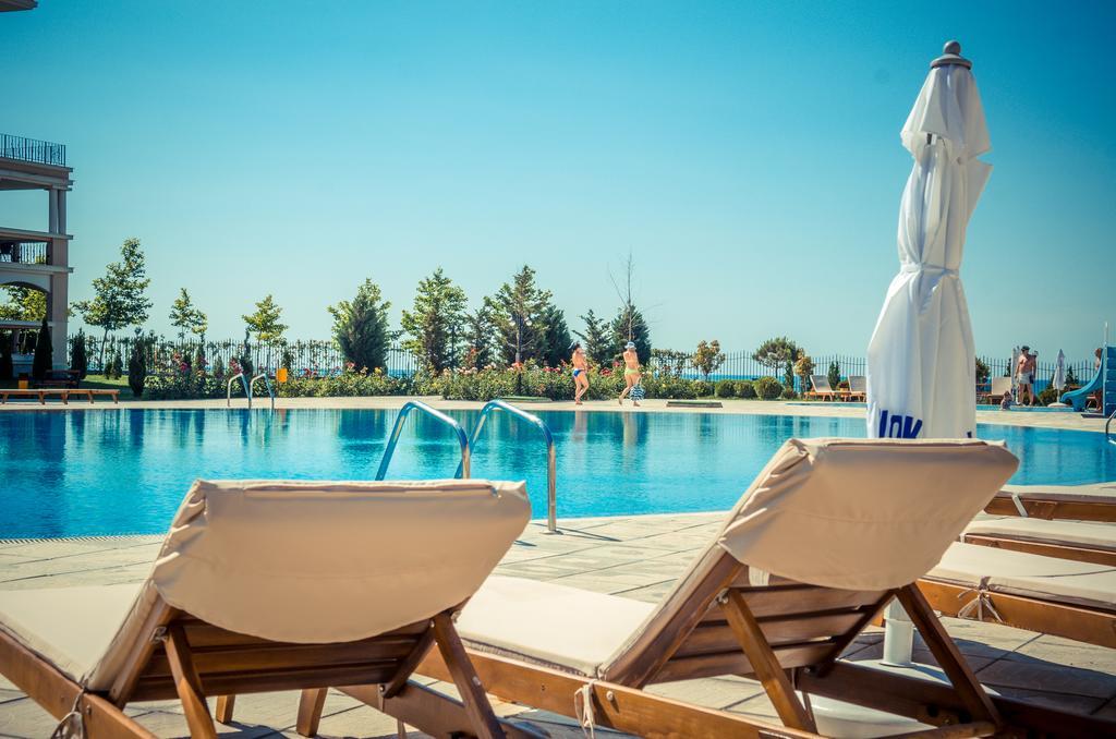 Prestige Sands Resort Pantai Sunny Bagian luar foto