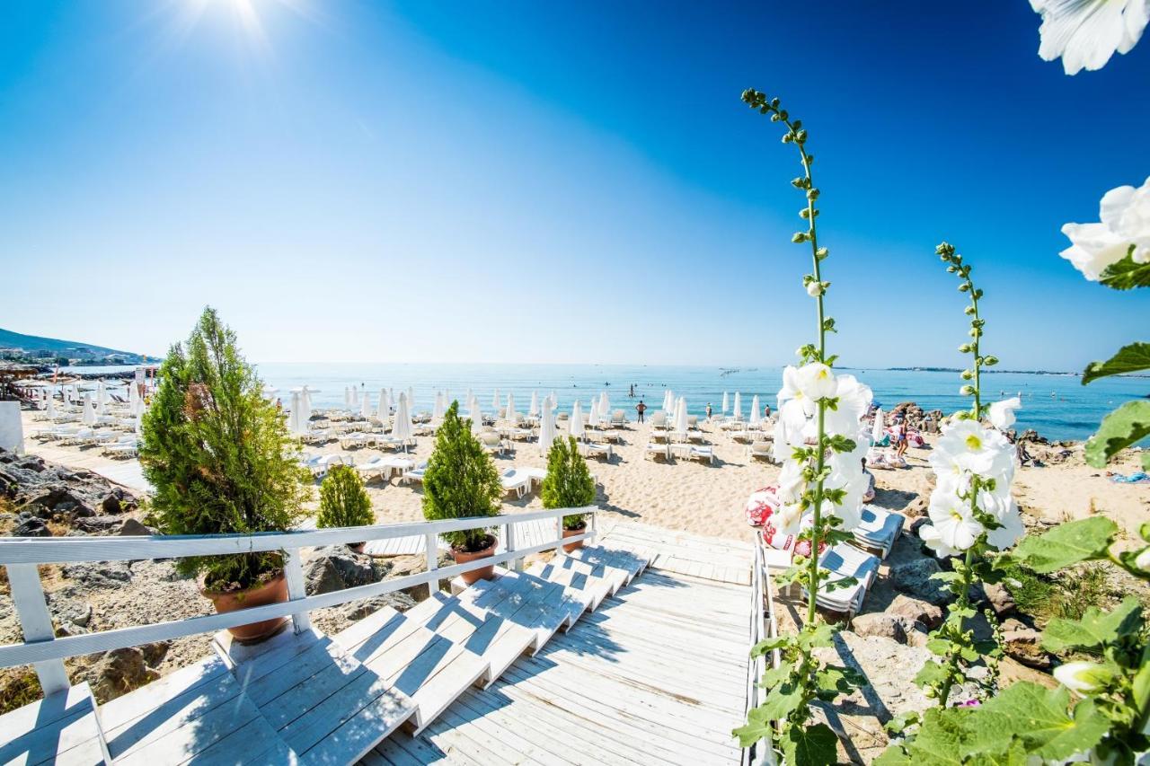 Prestige Sands Resort Pantai Sunny Bagian luar foto